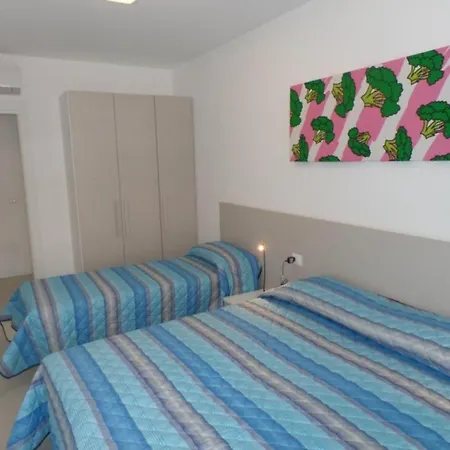Apartment Stylish With Rooftop Pool