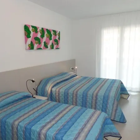 Stylish With Rooftop Pool Apartment Bibione