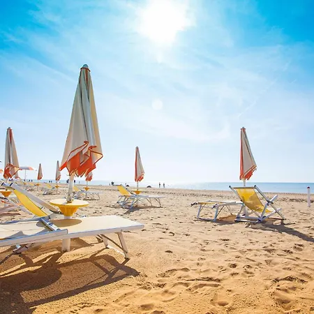 Stylish With Rooftop Pool Apartment Bibione